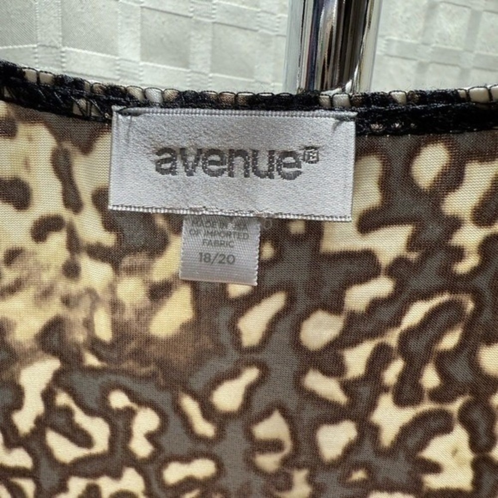 Avenue Women Plus 18/20 Animal Print Brown Cream Twist V Neck 3/4 Sleeve Tunic - Picture 5 of 11